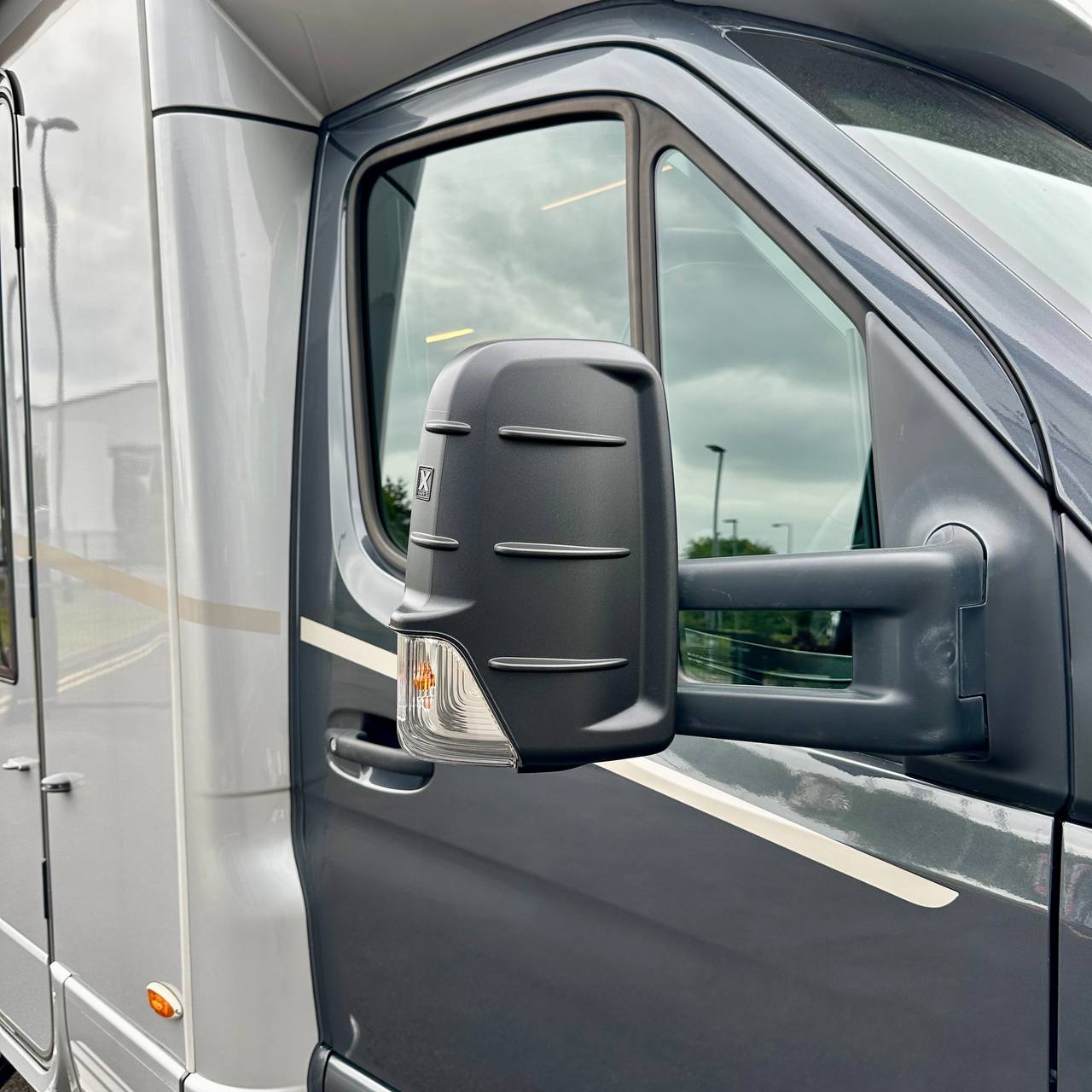 Voor Mercedes Sprinter 906 zijspiegelkappen – duurzame Hammerite-afwerking voor verbeterde bescherming