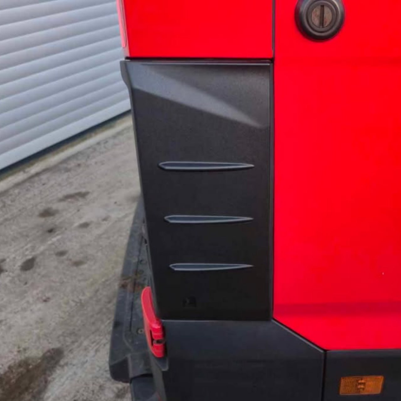 Voor Volkswagen Crafter achterlichtbeschermers - Hammerite Ultimate matzwart (vanaf 2018)