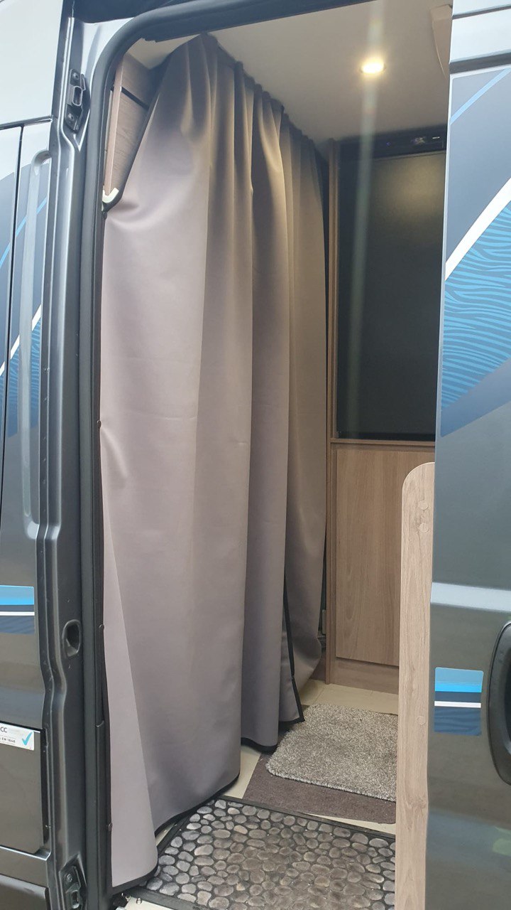 Opel Movano Camper, Camper, Maxi-Cab Divider Premium gordijn met rail