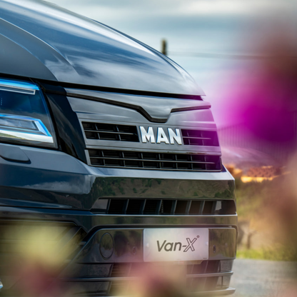 Voor Man TGE Badgeless Grille Trim – Glanzend Zwart | Premium Front Grille Upgrade voor TGE Van