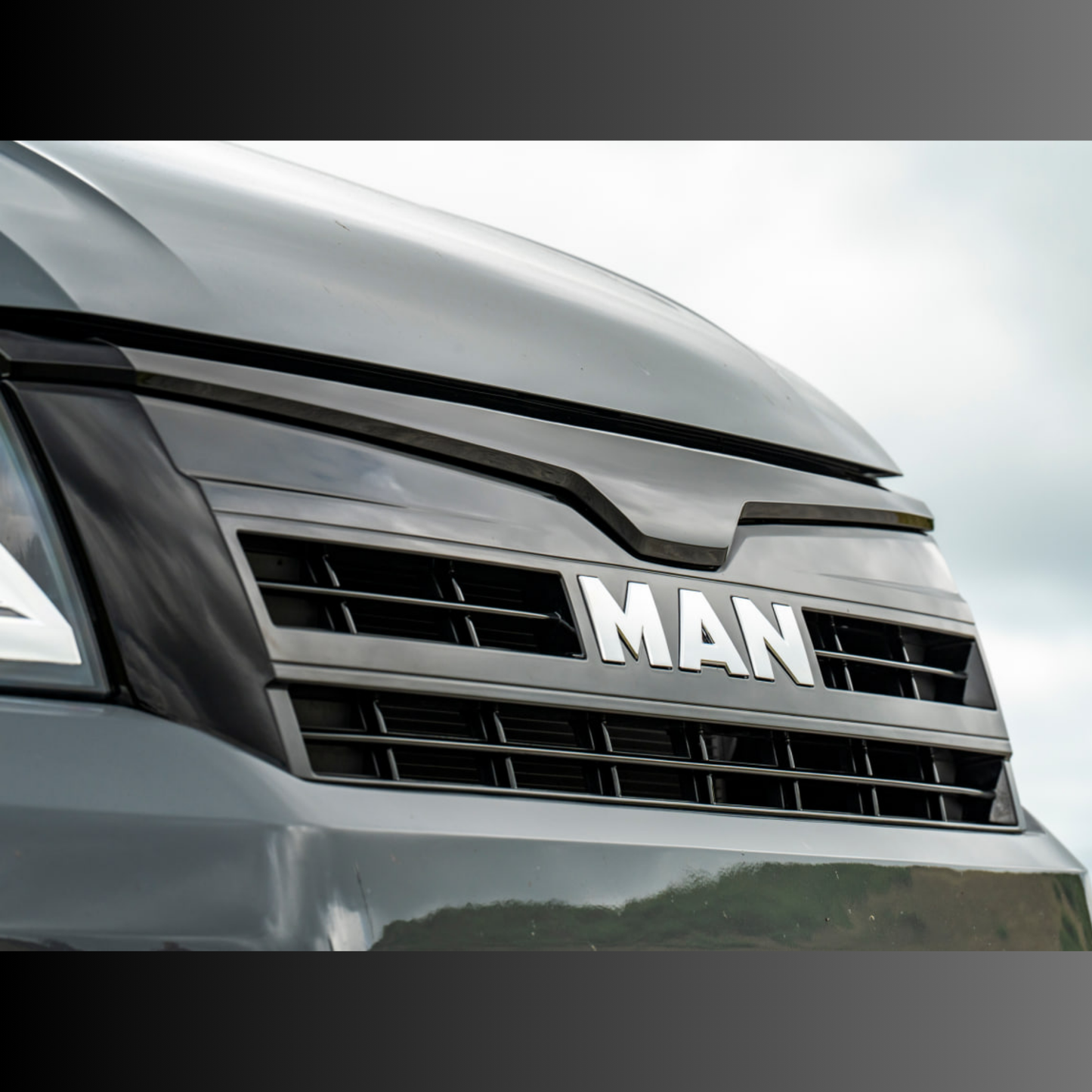 Voor Man TGE Badgeless Grille Trim – Glanzend Zwart | Premium Front Grille Upgrade voor TGE Van