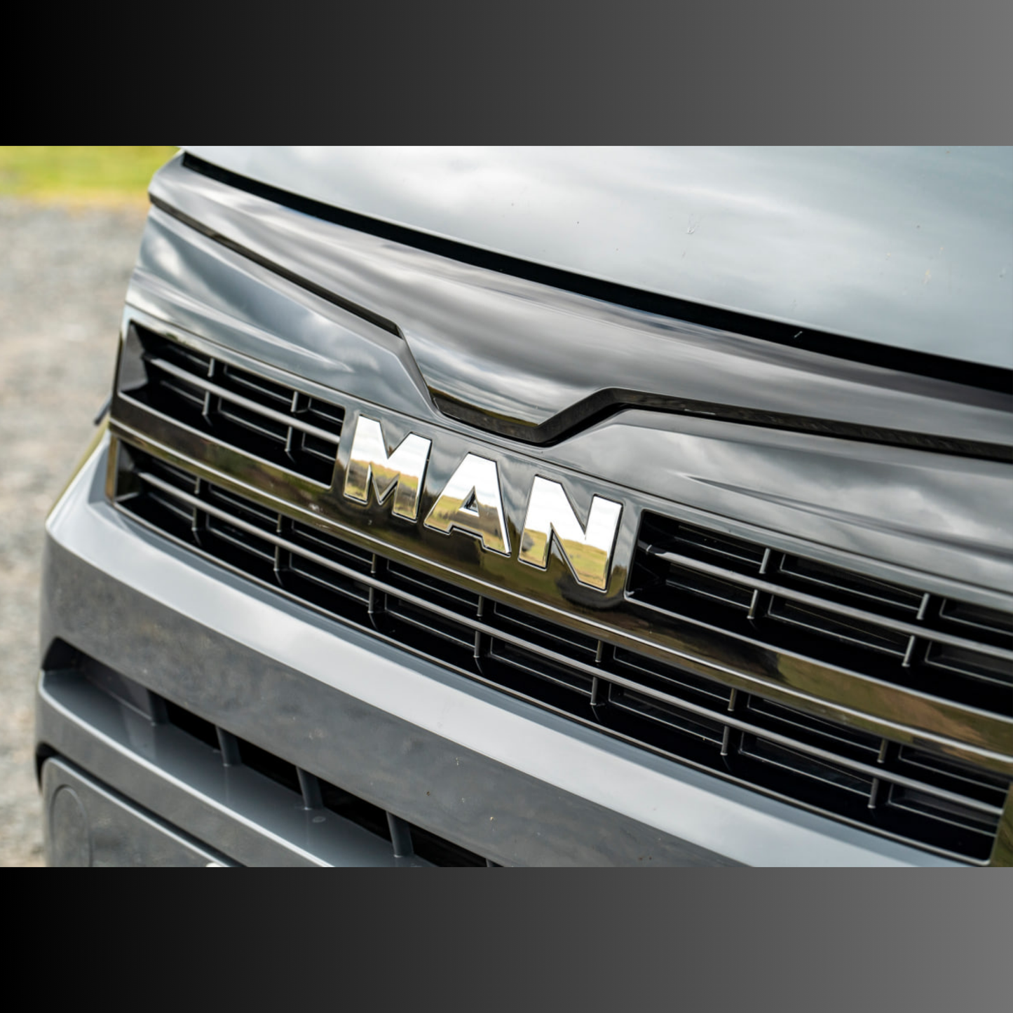 Voor Man TGE Badgeless Grille Trim – Glanzend Zwart | Premium Front Grille Upgrade voor TGE Van