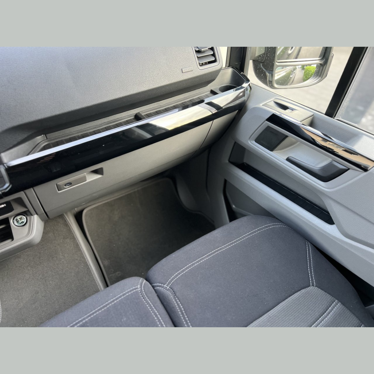 Voor MAN TGE LHD Onderste Dashboard Styling Trims - Glanzend Zwart (Set van 6) | Van-X