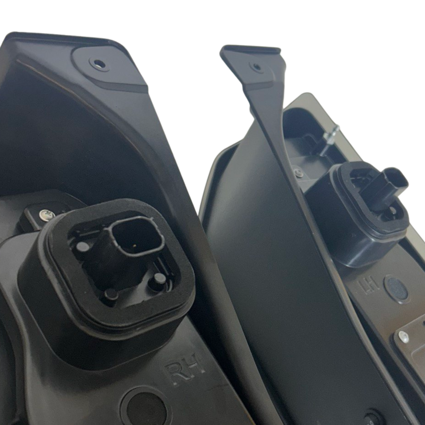 Voor de nieuwe Transit Custom 2024–2026 Van-X: volledig LED-achterlichten met getinte lenzen (upgrade).