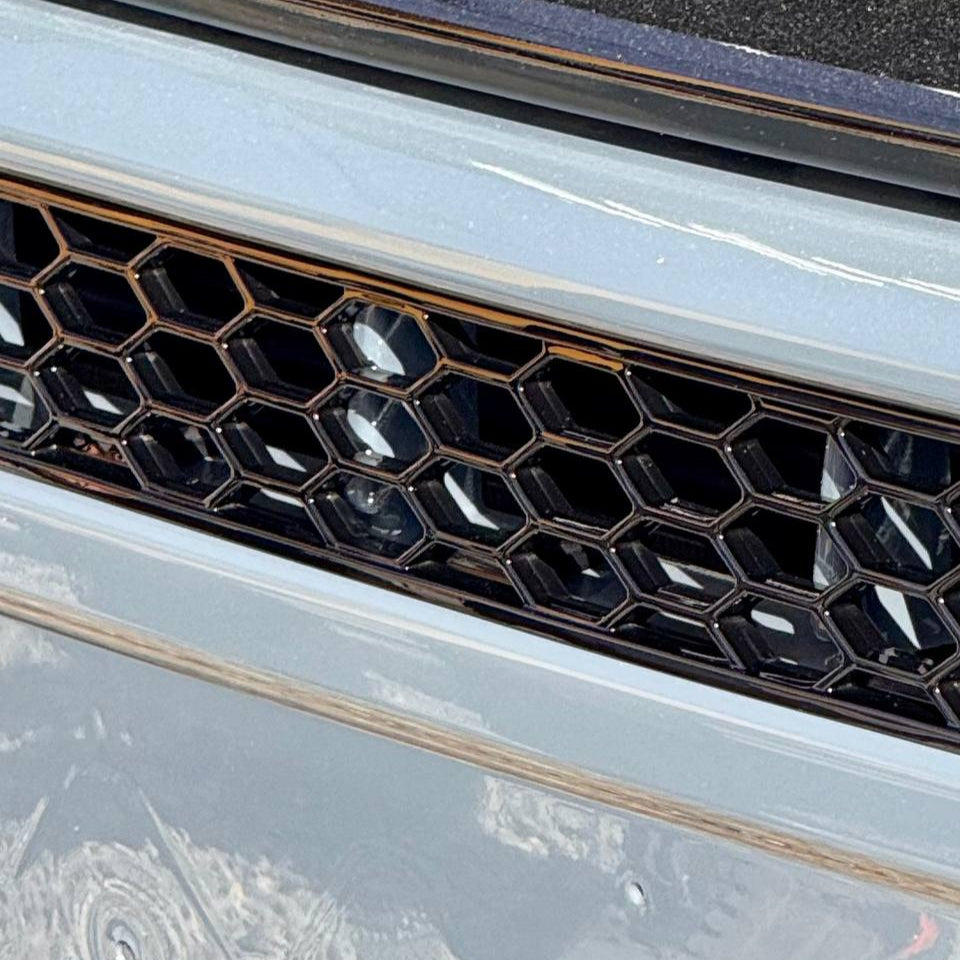 Vauxhall Movano Bumper Honeycomb without Parking Sensors - Gloss Black