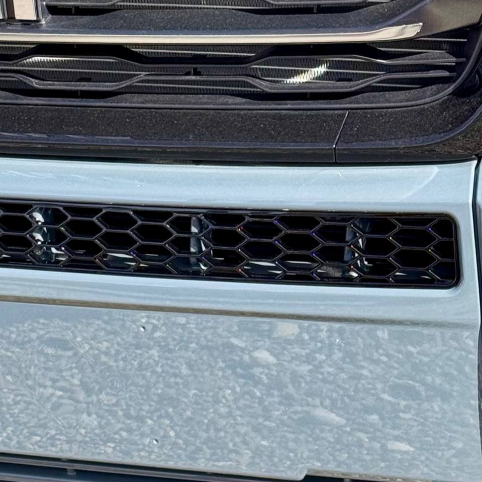 Fiat Ducato Bumper Honeycomb without Parking Sensors - Gloss Black