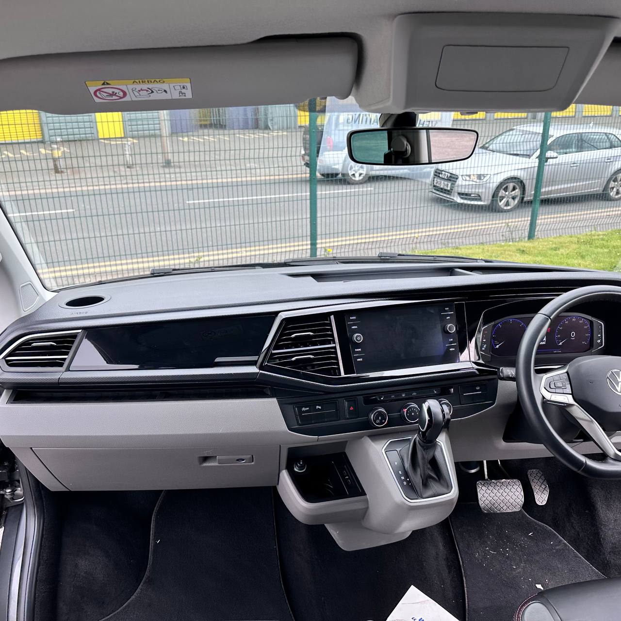 Comfort Glovebox Interior Bundle Package For Volkswagan Transporter T6.1 - Gloss Black