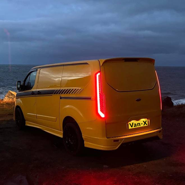 LED-achterlichten voor Transit Custom MK1 – Sequentiële richtingaanwijzers met getinte lenzen