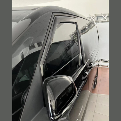 voor VW T7 Transporter Multivan Caravelle In-Channel getinte windafbuigers – Van-X