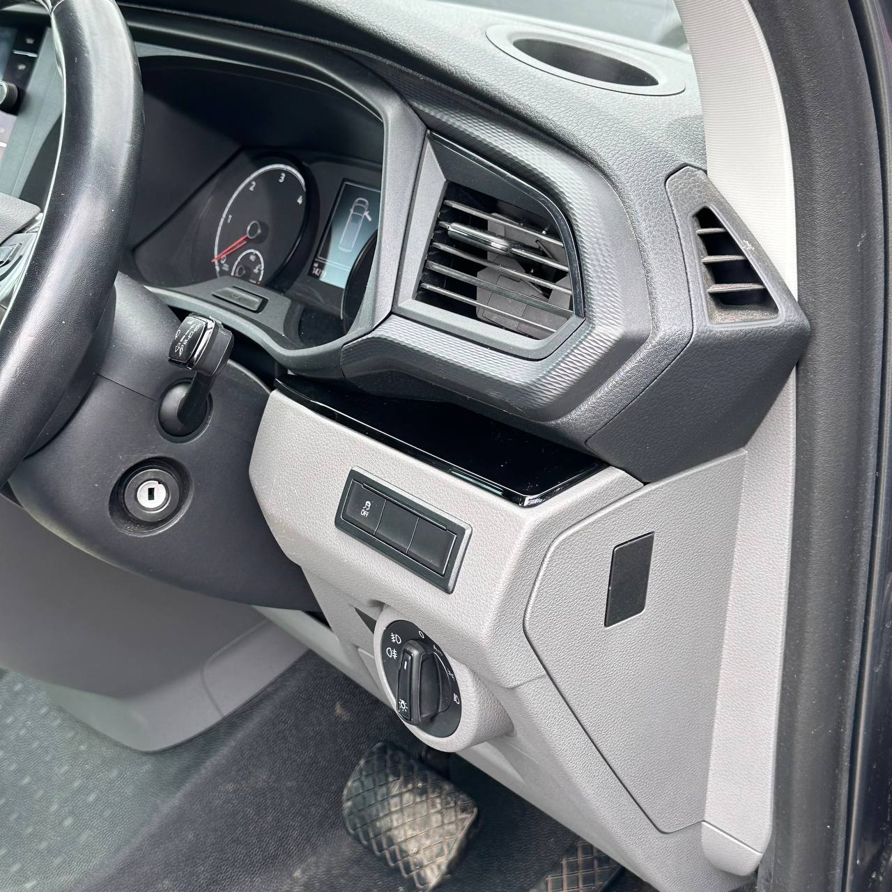 Voor VW T6.1 Transporter Dashboard Upgrade Van-X – Premium 4-delige Glanzend Zwarte Onderkant Dashboard Trim & Deurkaart Set