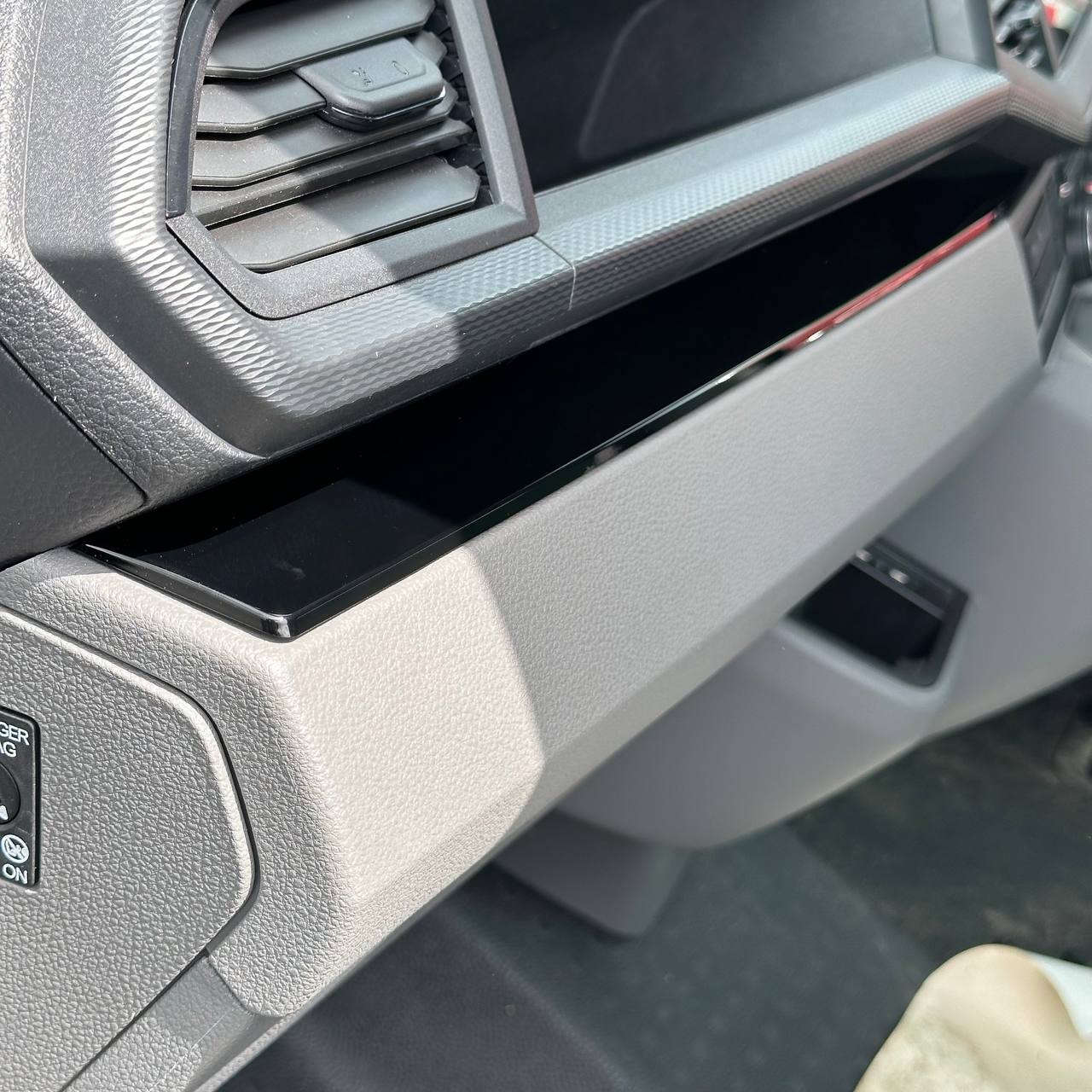 Voor VW T6.1 Transporter Dashboard Upgrade Van-X – Premium 4-delige Glanzend Zwarte Onderkant Dashboard Trim & Deurkaart Set