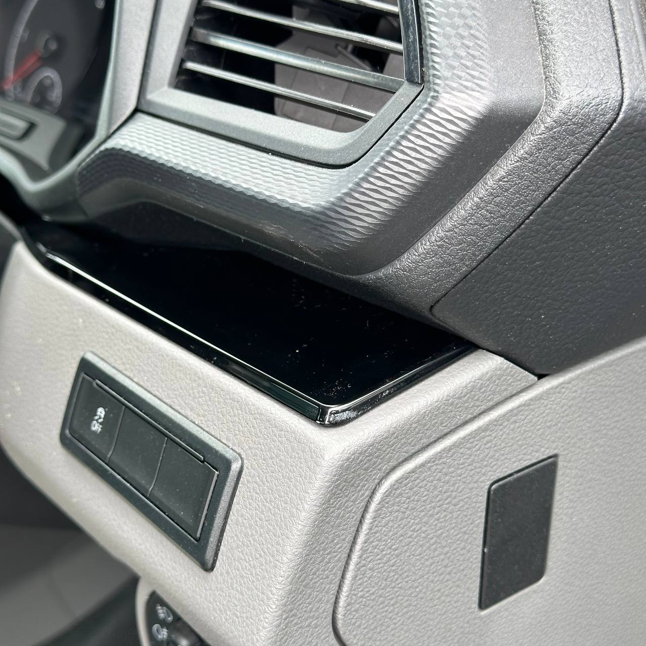 Voor VW T6.1 Transporter Dashboard Upgrade Van-X – Premium 4-delige Glanzend Zwarte Onderkant Dashboard Trim & Deurkaart Set