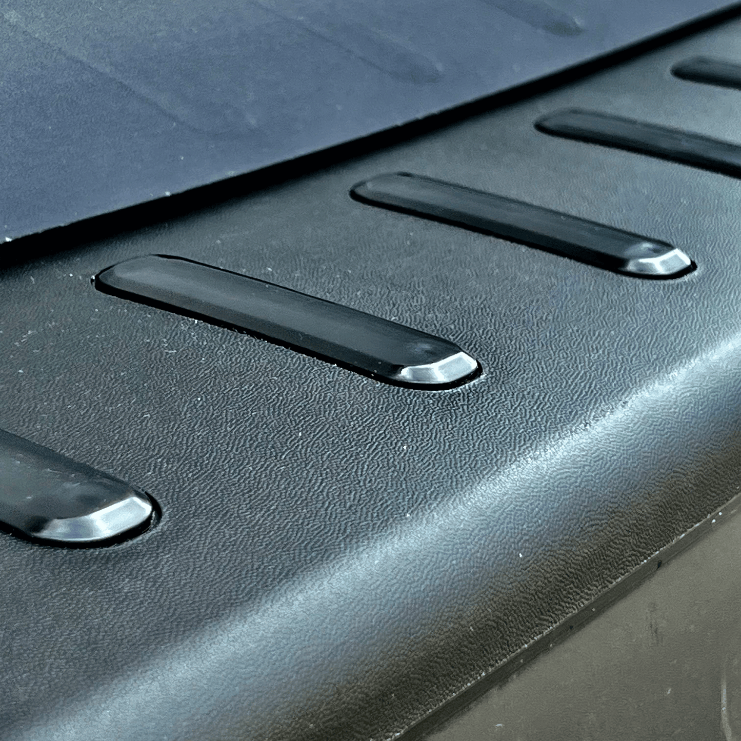 Voor Opel Vivaro Achterbumperbeschermer – Zwarte kunststof afwerking voor camper, caravan en automaat