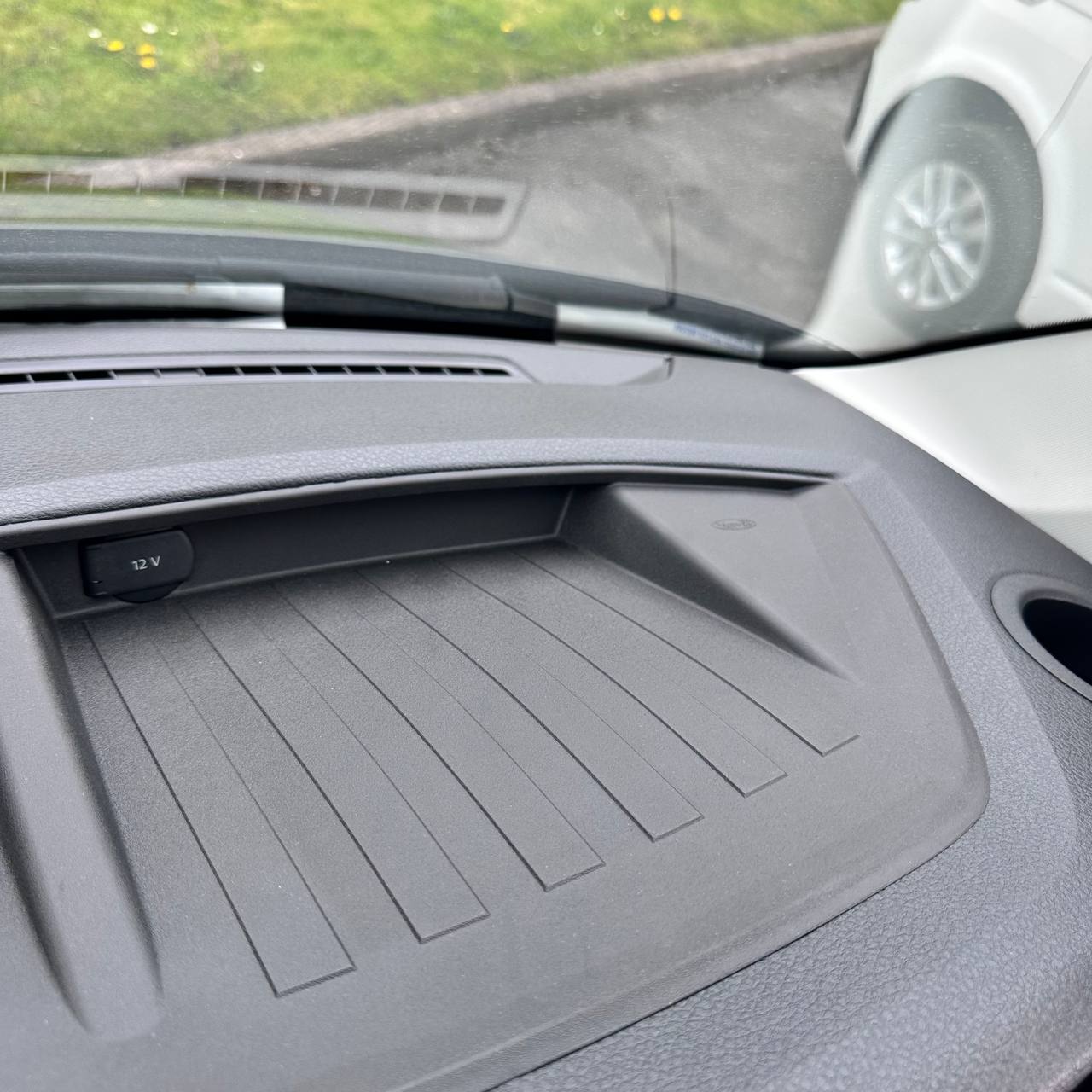 Silicone/Rubber Top Dashboard Inserts for Volkswagen Transporter T6.1 Vans – Non-Slip