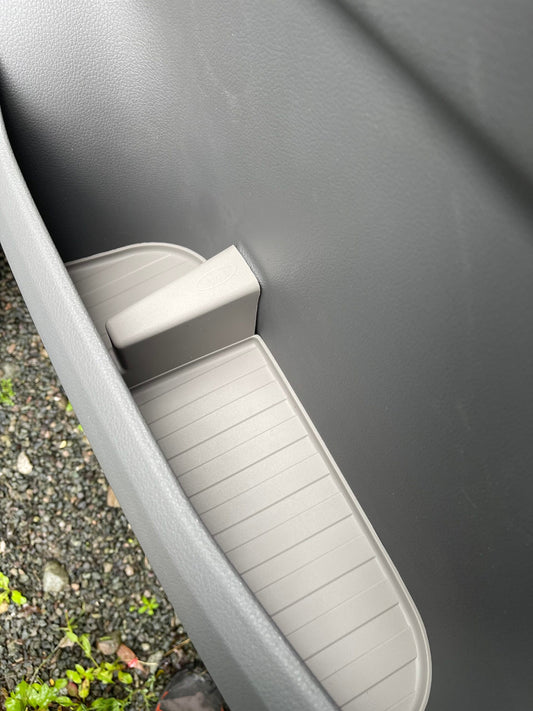 VW T6.1 Transporter Forro de goma de inserción de bolsillo de puerta gris para conversión de camper