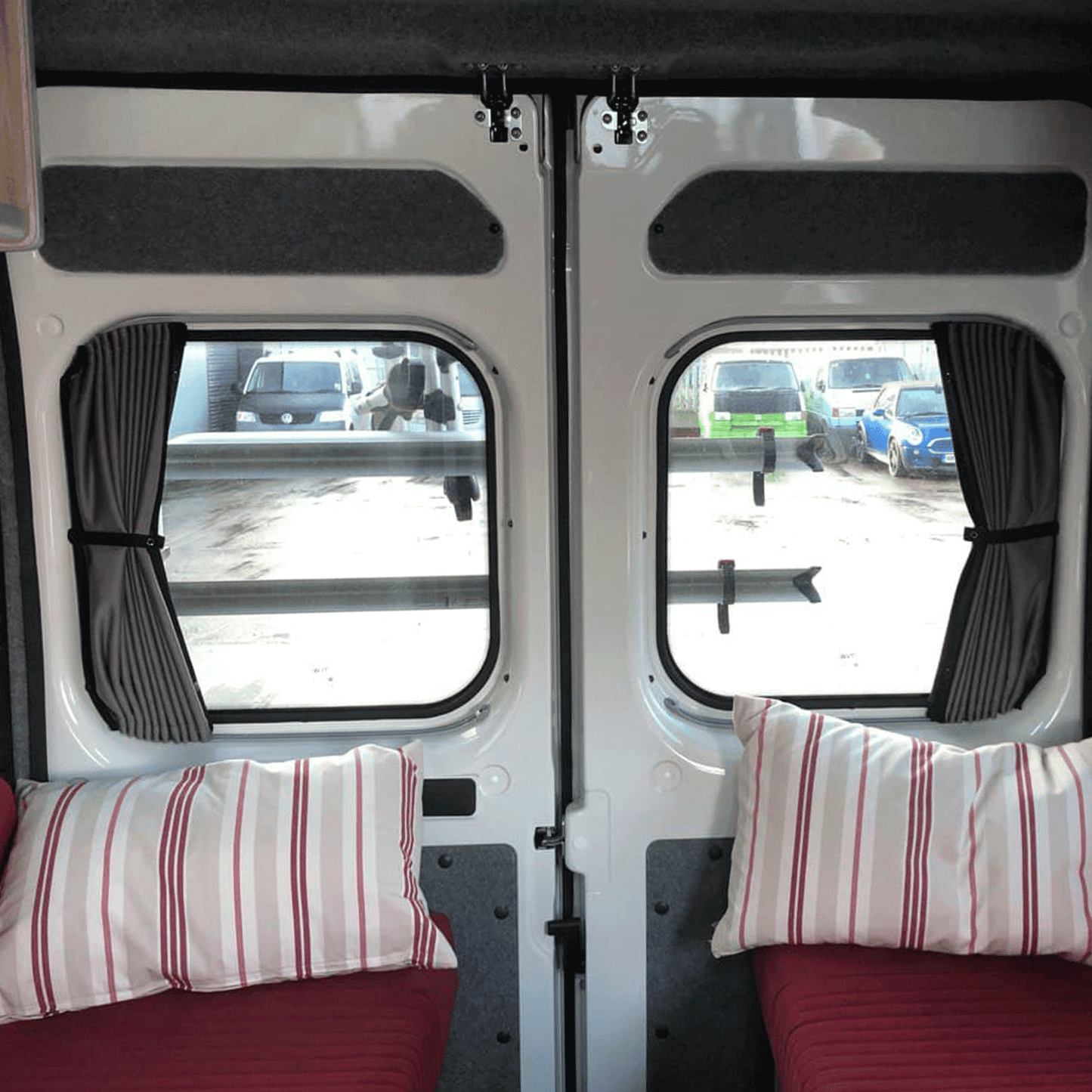 Renault Trafic Premium 1 x Barndoor Window Curtains Van-X