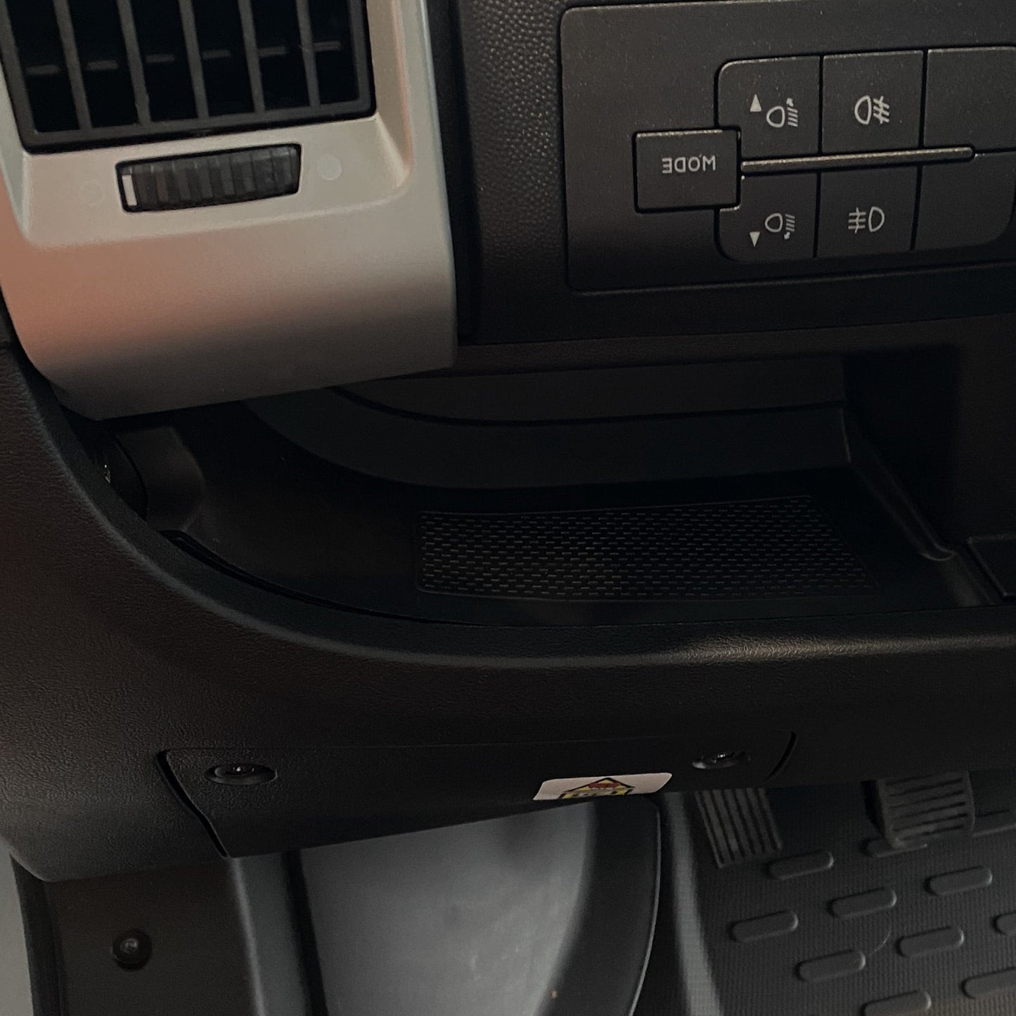 Opel Movano autotrail Onderste dashboard rubberen inzetstukken/matten Zwart LHD AUTO-SLEEPERS,BAILEY,HOBBY, HYMER, RAPIDO, SWIFT, AUTO-TRAIL 