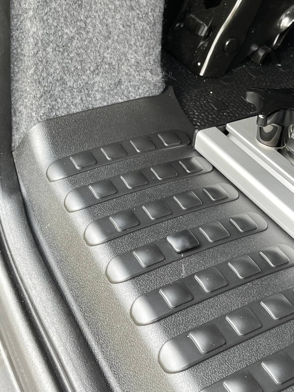 VW T5, T5.1 V3 Barndoor Threshold Cover + Side Step