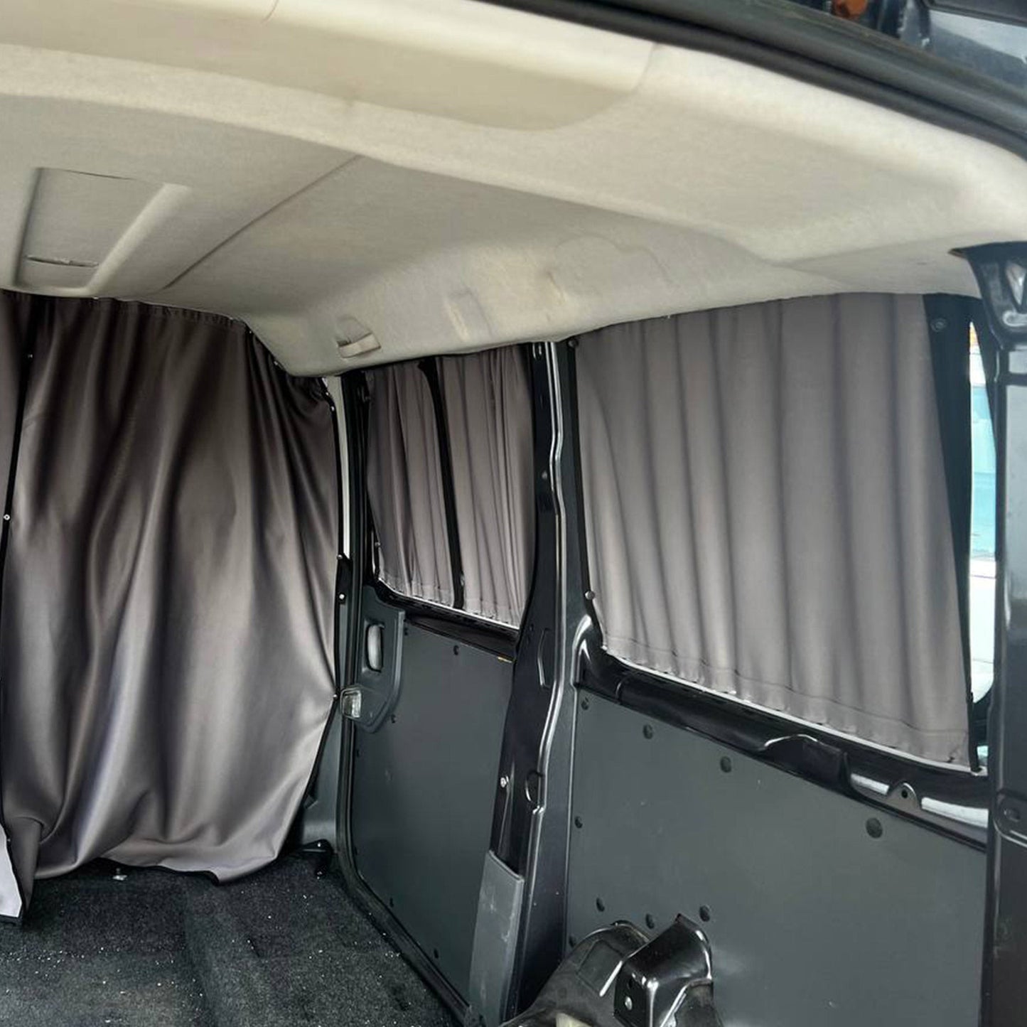 Citroen Dispatch campervan Premium 4 x zijraam, 1 x achterklepgordijn Van-X